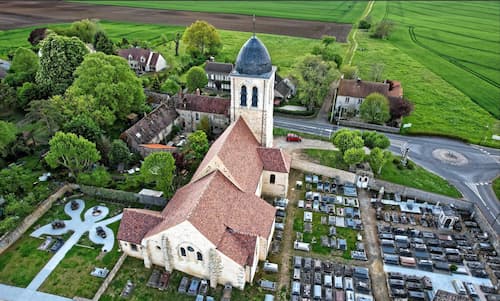 Photo de Philippe MILBAULT de mai 2021 de la plaine de Jouars vue depuis l'église St-Martin.